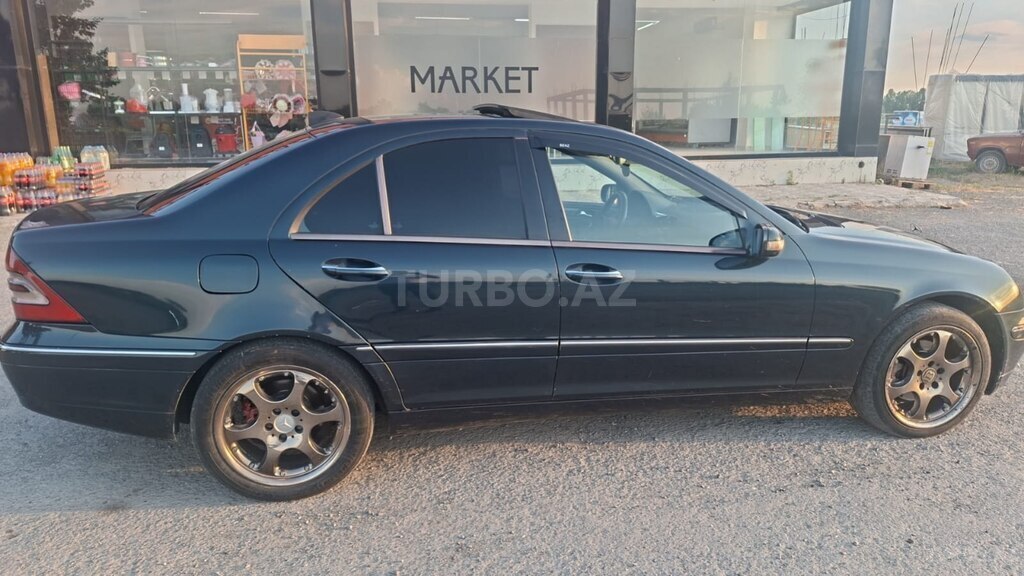 Mercedes C 200