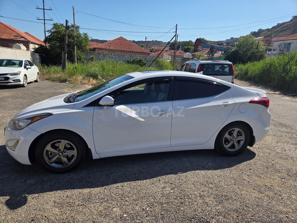 Hyundai Elantra