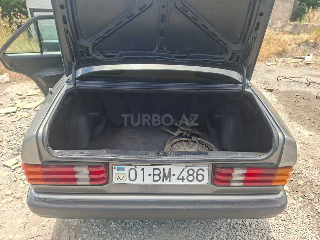 Mercedes 190
