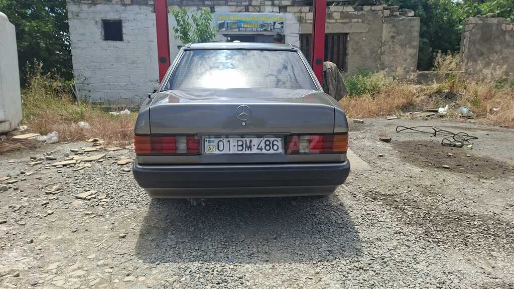 Mercedes 190