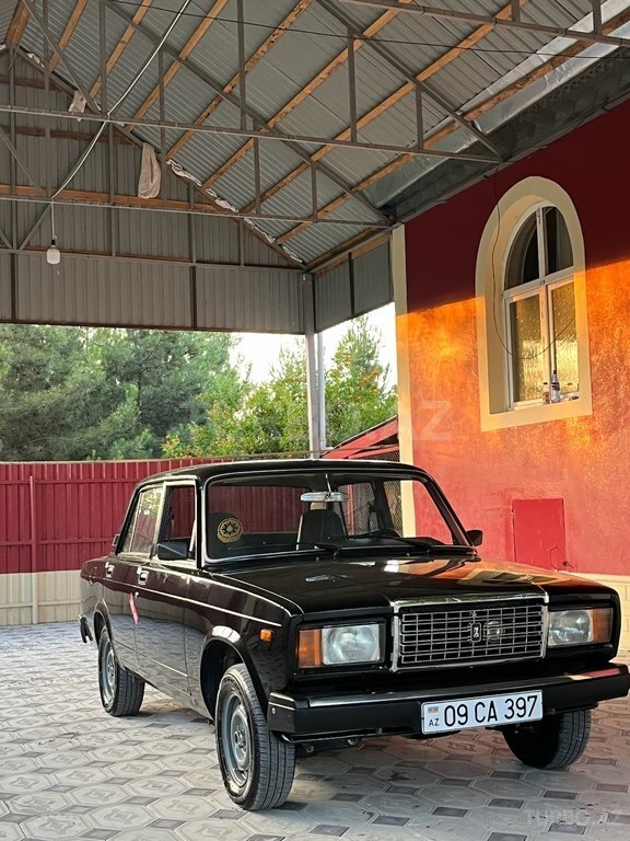 LADA (VAZ) 2107