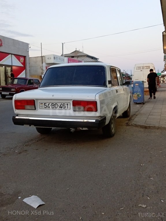 LADA (VAZ) 2107