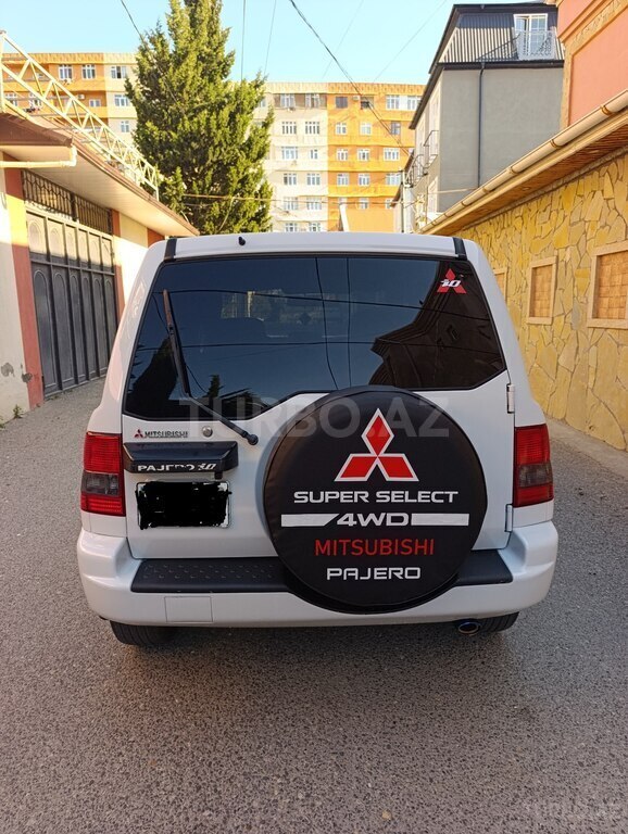Mitsubishi Pajero io