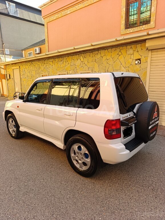 Mitsubishi Pajero io