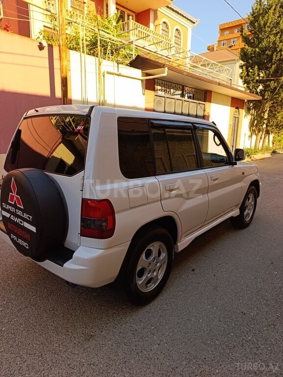 Mitsubishi Pajero io