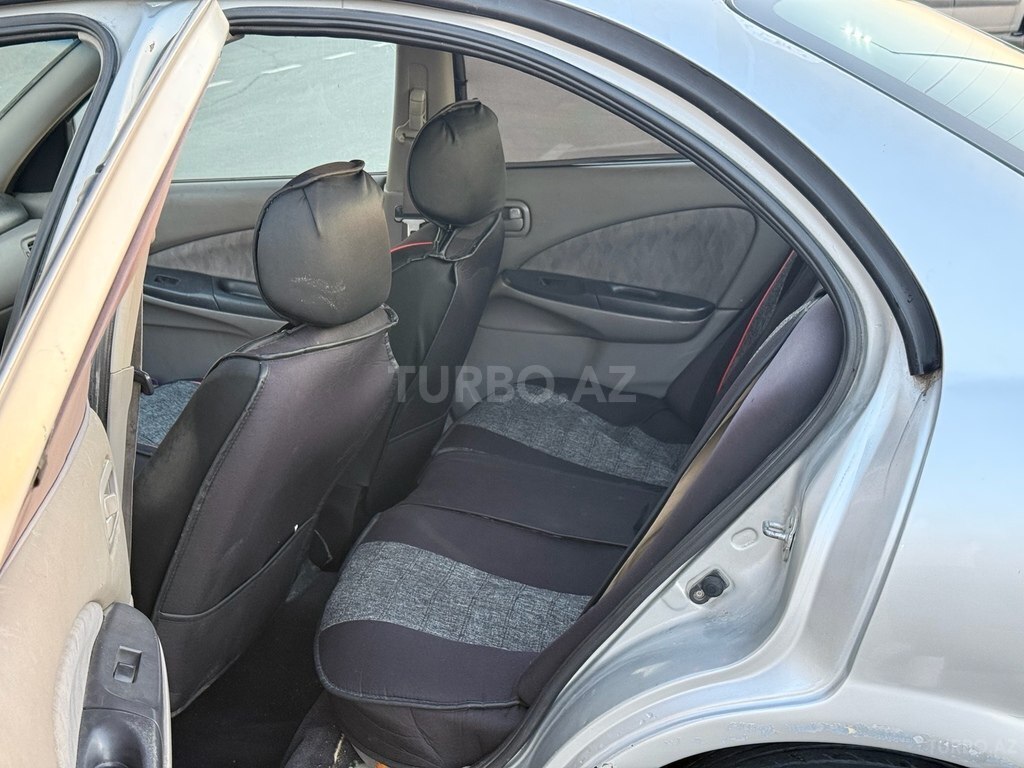 Nissan Sunny