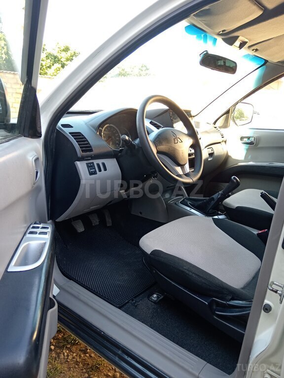 Mitsubishi L200