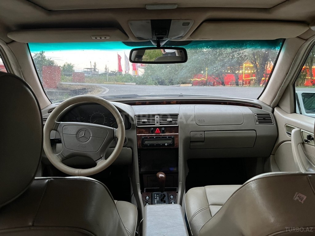 Mercedes C 230