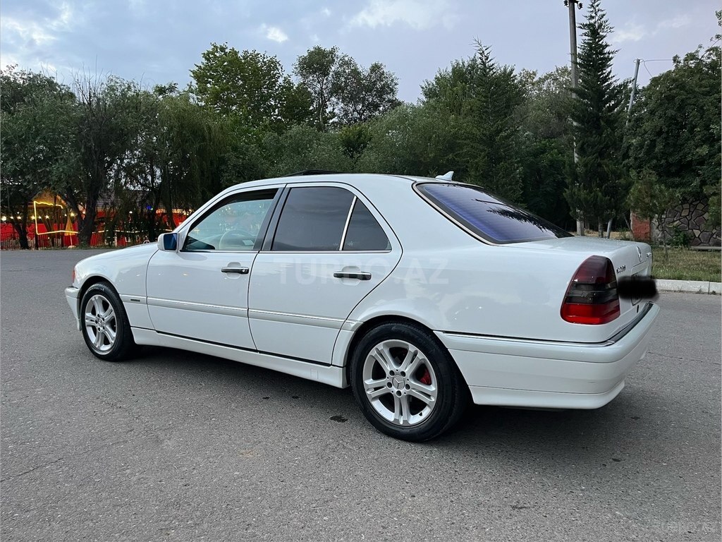 Mercedes C 230