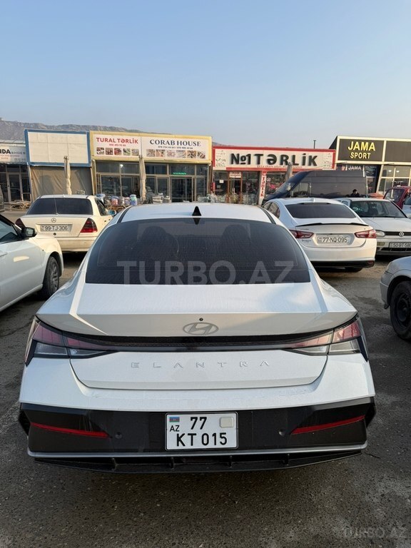 Hyundai Elantra