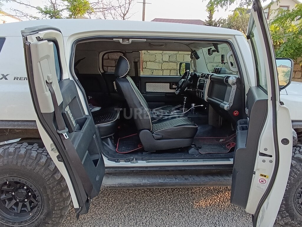 Toyota FJ Cruiser