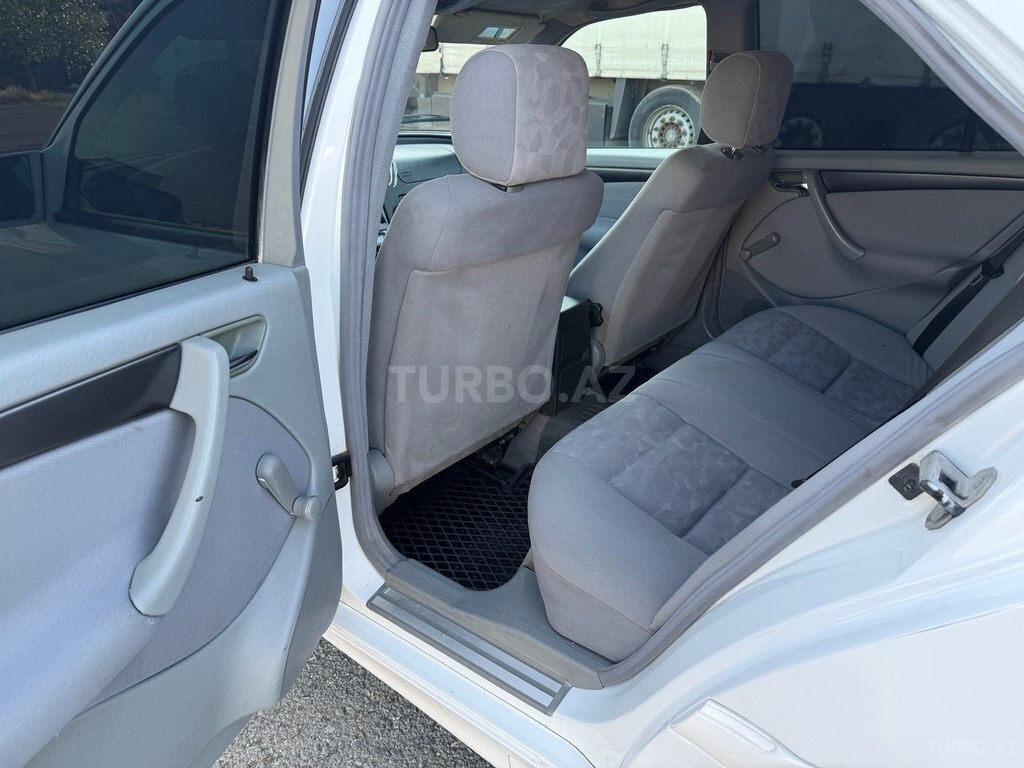 Mercedes C 220