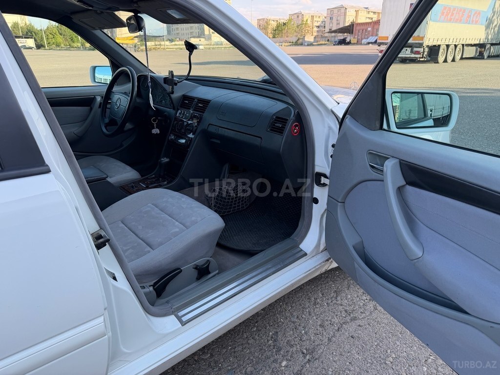 Mercedes C 220