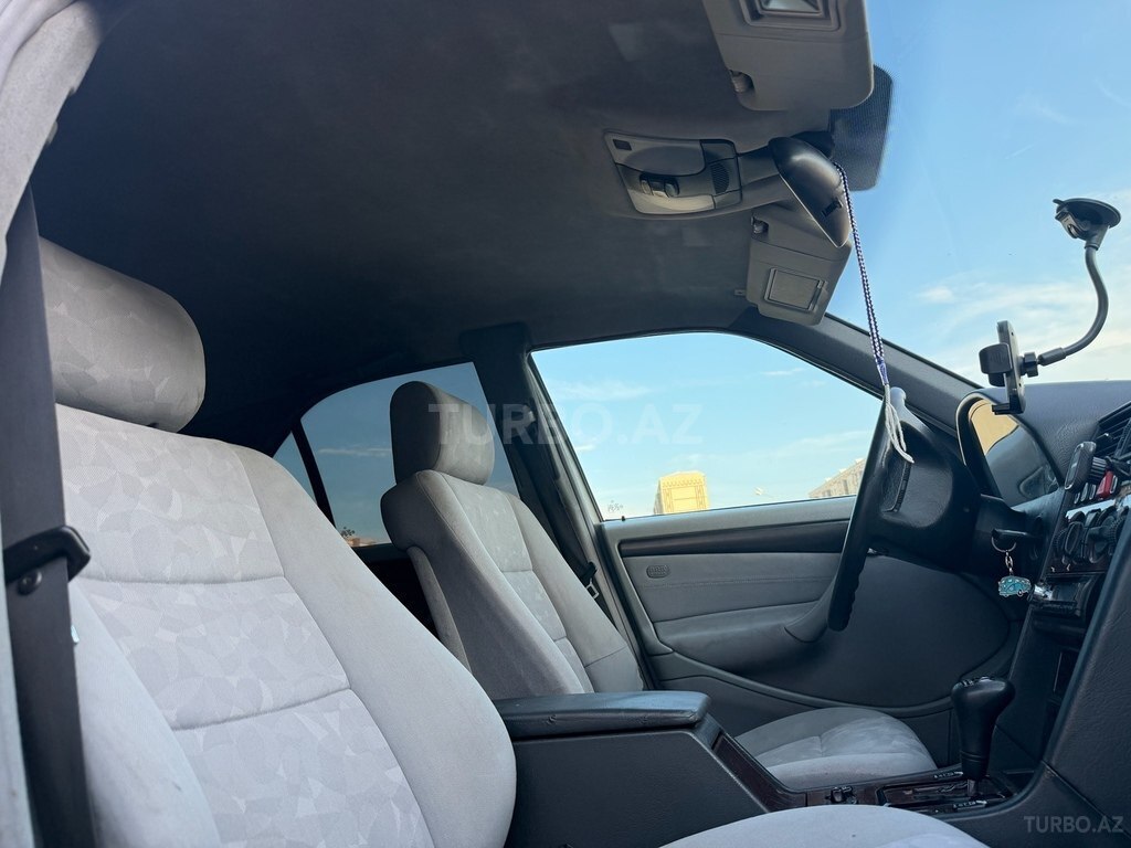 Mercedes C 220