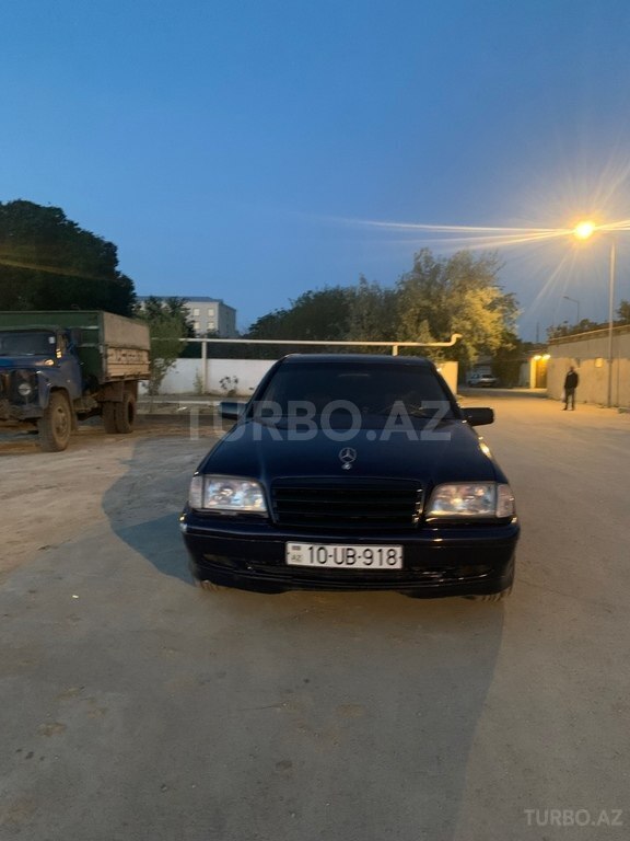 Mercedes C 180