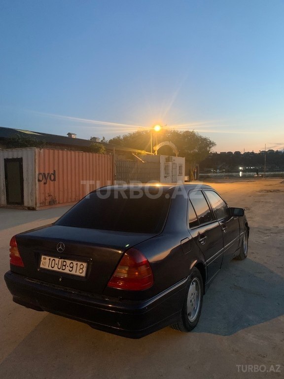 Mercedes C 180
