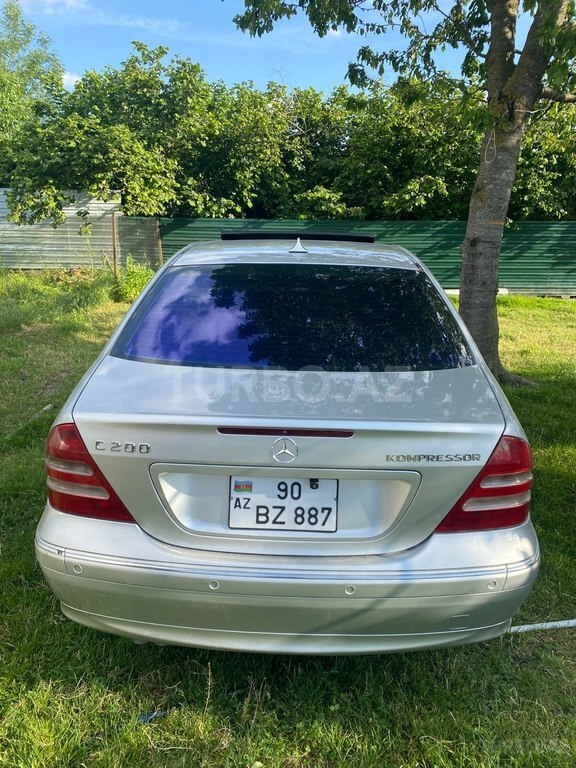 Mercedes C 200