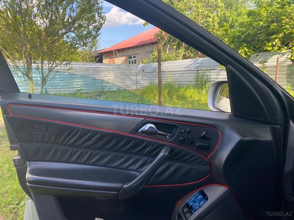 Mercedes C 200