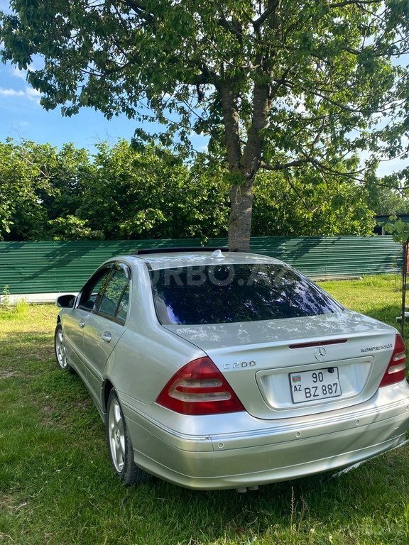Mercedes C 200