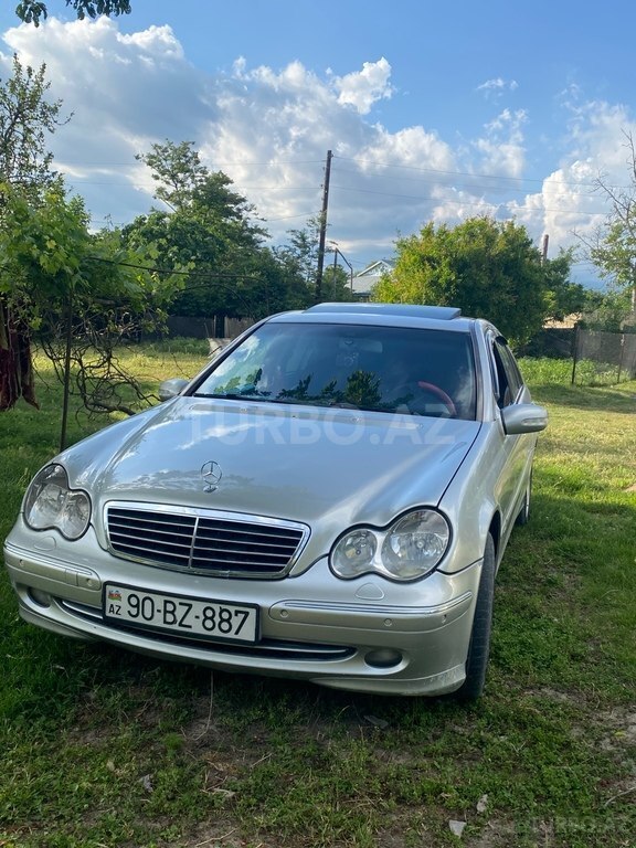 Mercedes C 200
