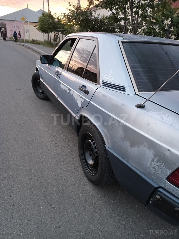 Mercedes 190
