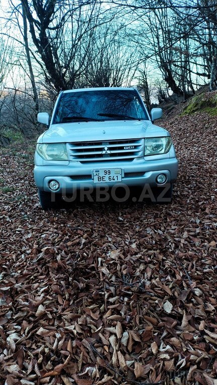 Mitsubishi Pajero io