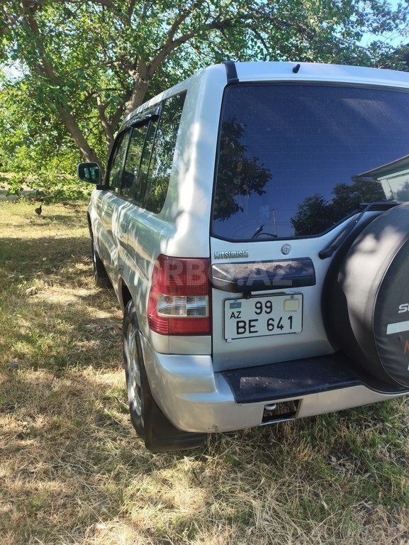 Mitsubishi Pajero io