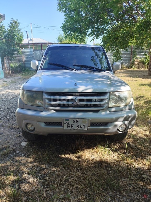 Mitsubishi Pajero io
