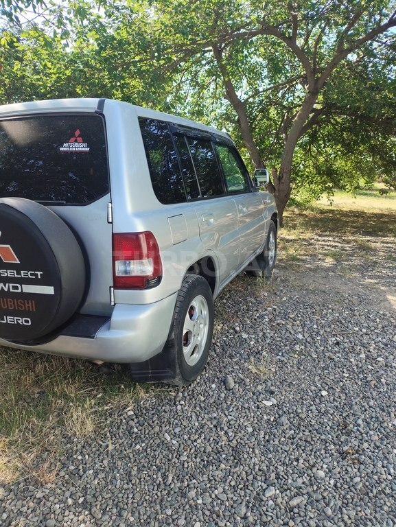 Mitsubishi Pajero io