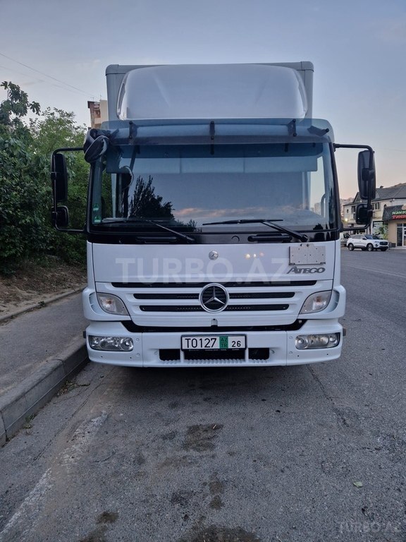 Mercedes Atego 818