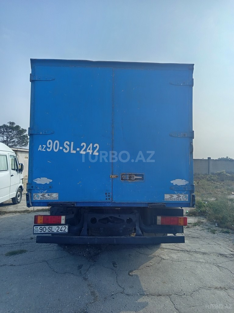 Mercedes Atego 815