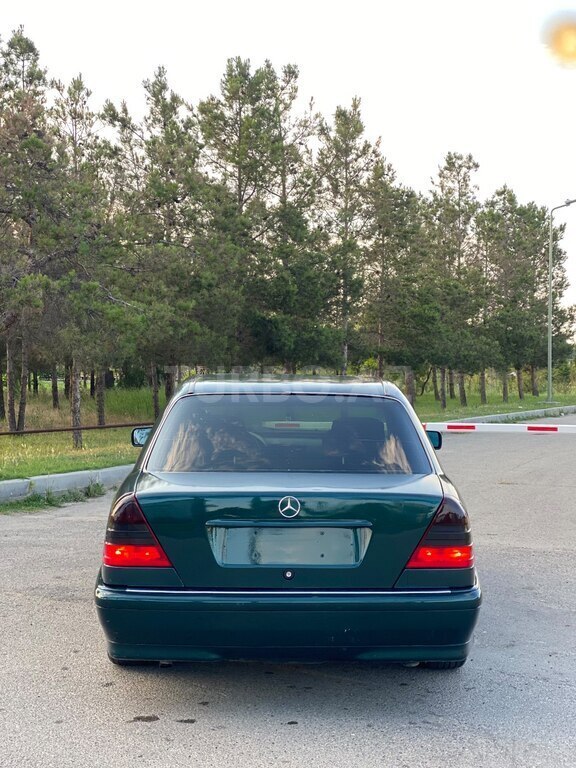 Mercedes C 180