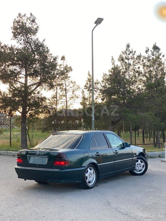 Mercedes C 180