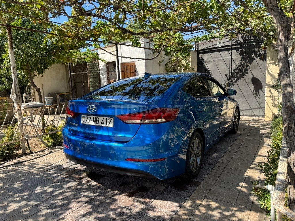 Hyundai Elantra