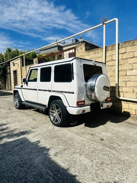 Mercedes G 500