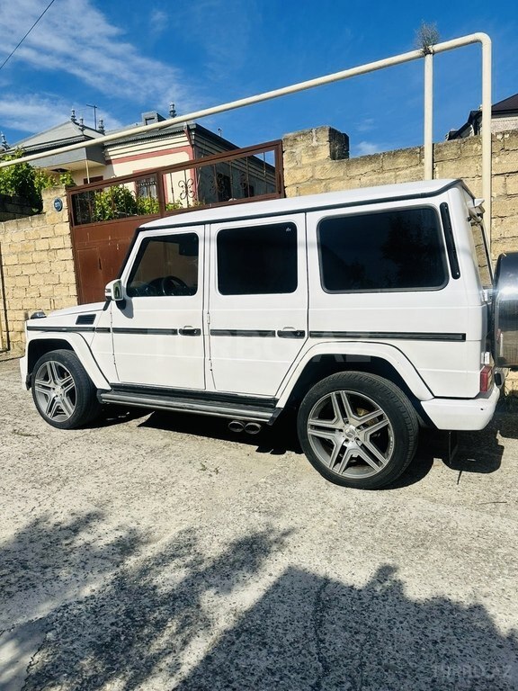 Mercedes G 500