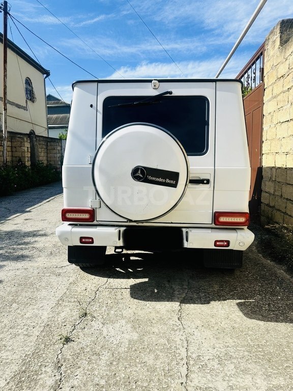 Mercedes G 500