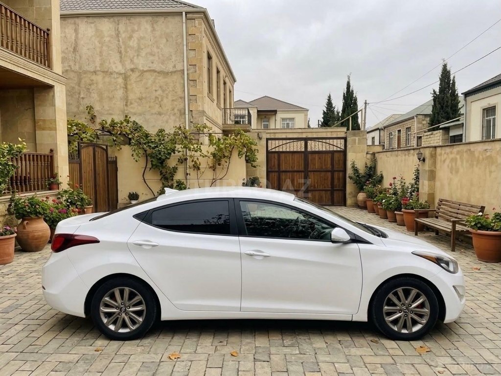 Hyundai Elantra