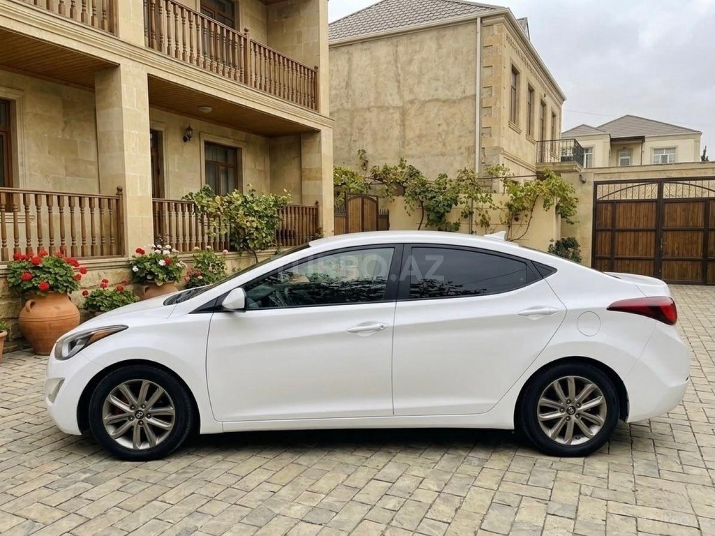 Hyundai Elantra