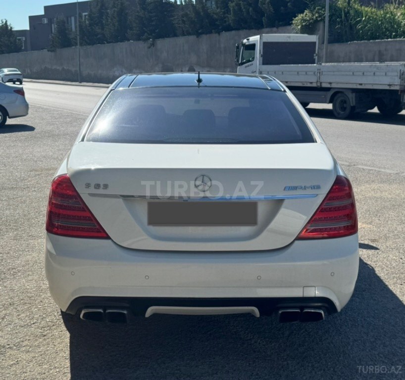 Mercedes S 63 AMG