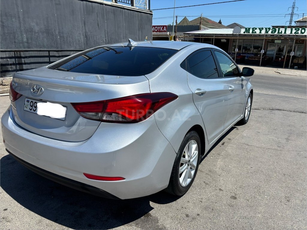 Hyundai Elantra