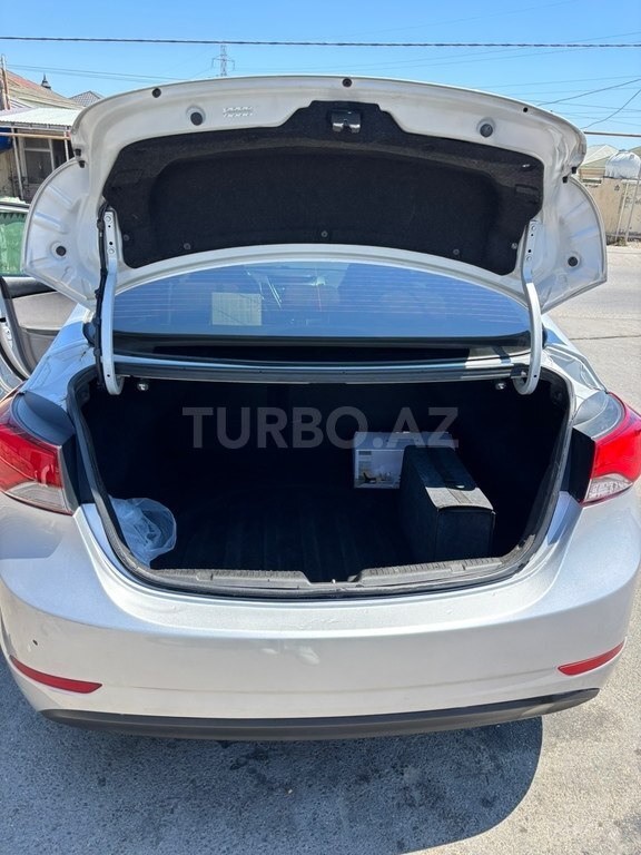 Hyundai Elantra