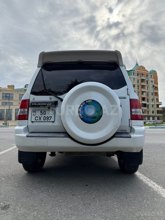 Mitsubishi Pajero io