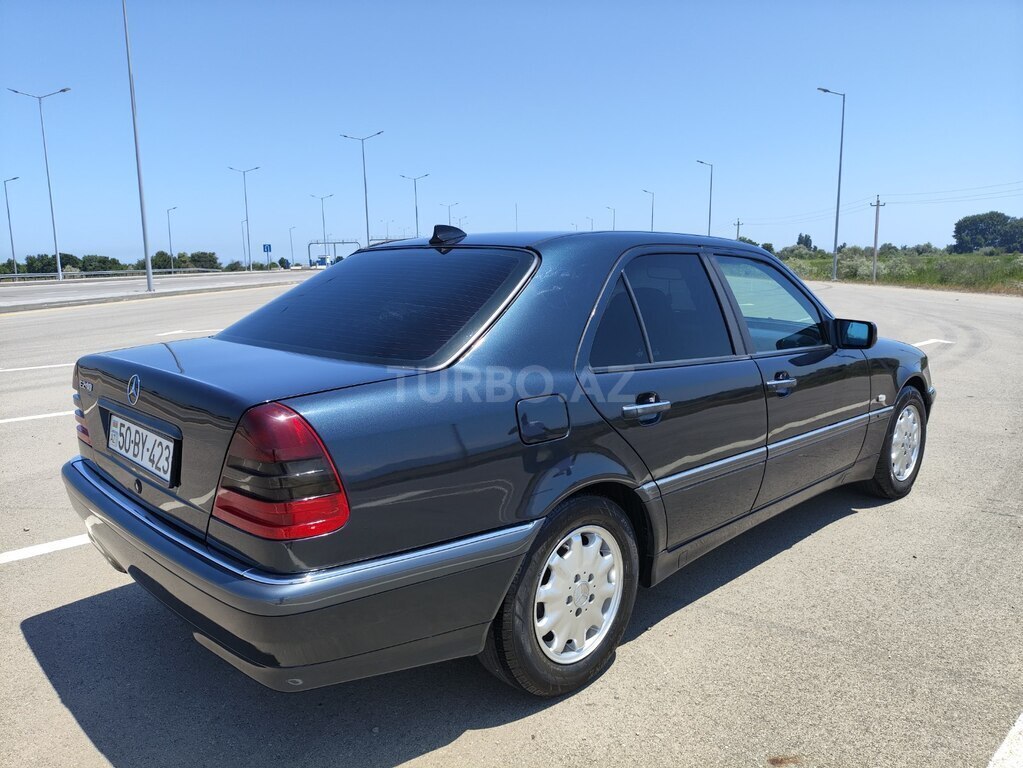 Mercedes C 240