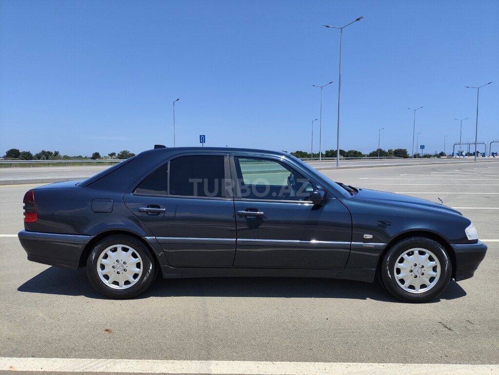 Mercedes C 240