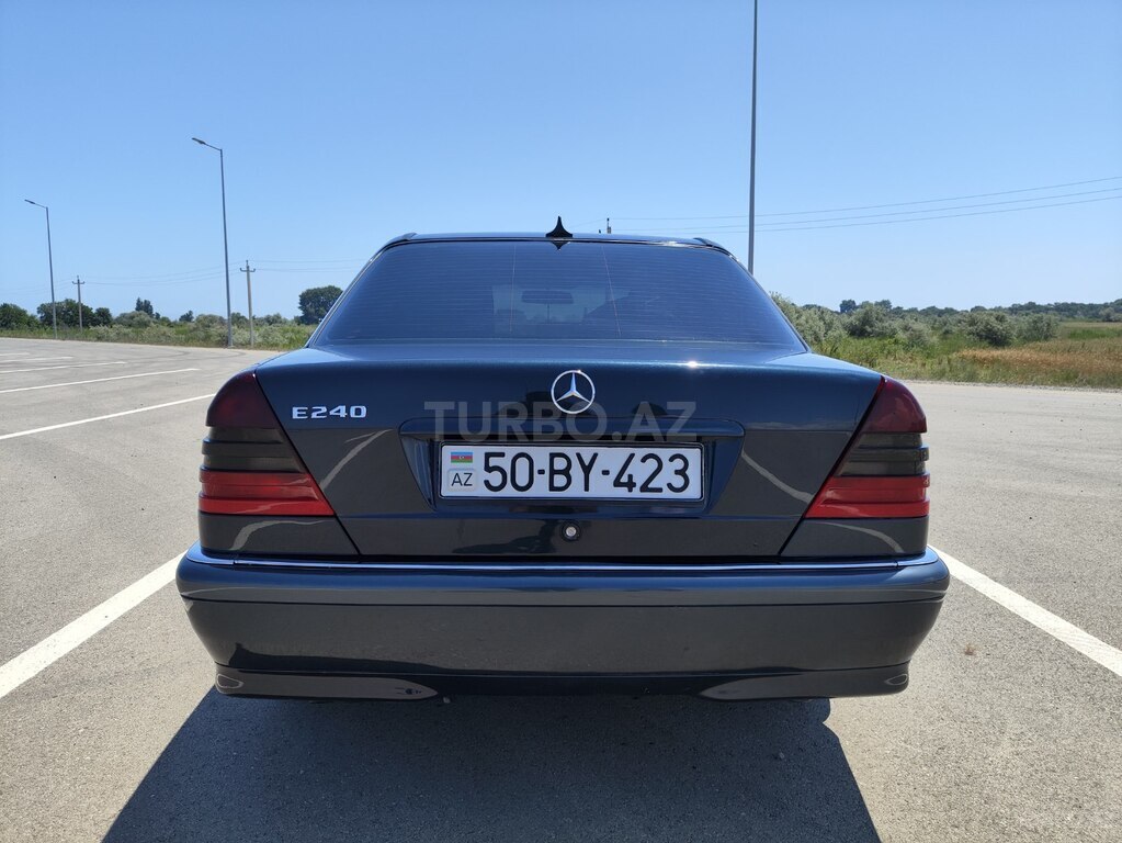 Mercedes C 240