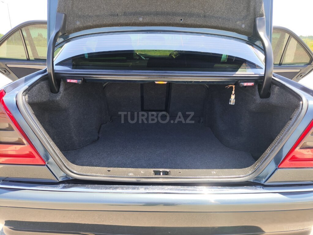 Mercedes C 240