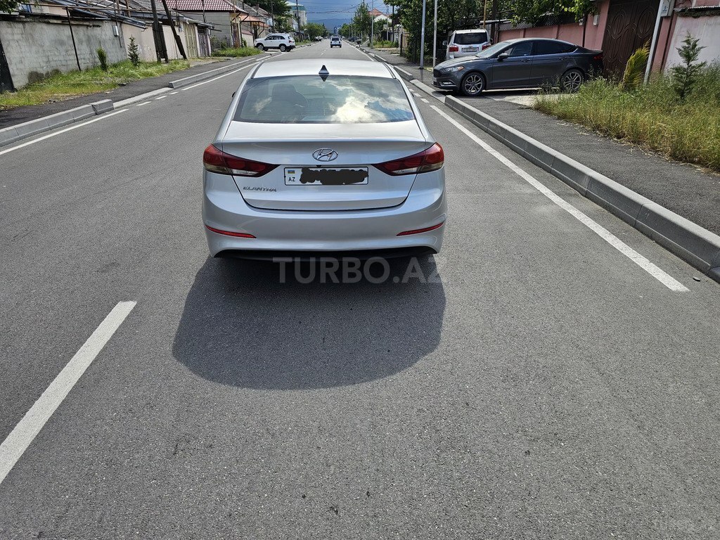 Hyundai Elantra