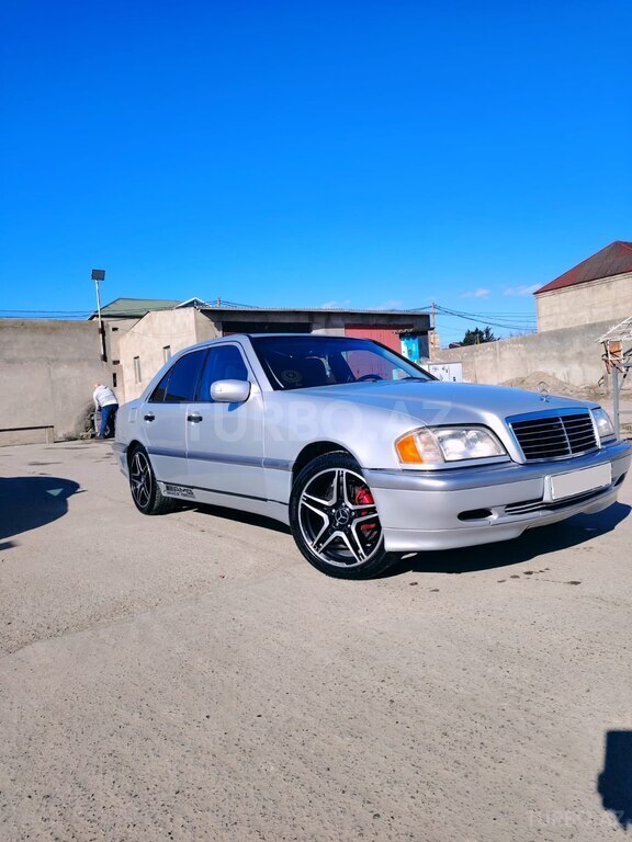 Mercedes C 240