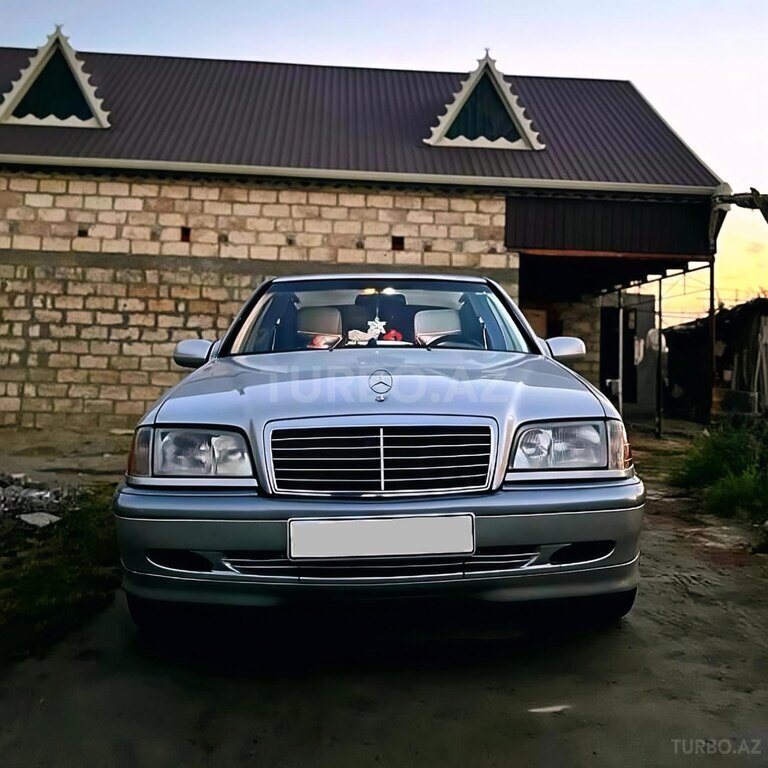 Mercedes C 240